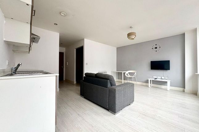 Apartment 6, Provincial House, Bolton photo 4