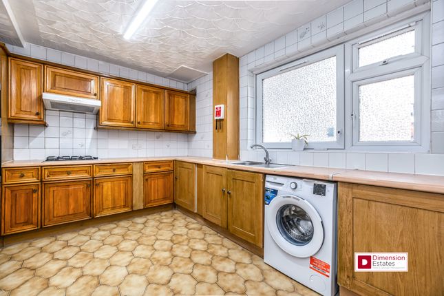 Flat 16 James House,, Solebay Street, London photo 4
