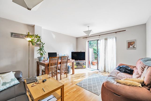 Thumbnail Flat for sale in Cambridge Close, Neasden, London