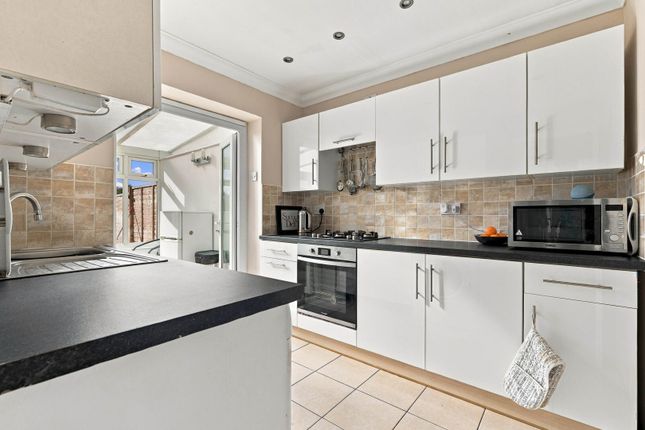 31, Buckingham Rise, Coventry photo 4