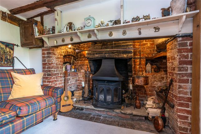 Carpoles Cottage,, The Green, Dorking photo 4