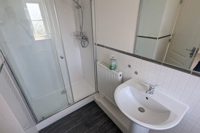 33, Peasey Gardens, Ipswich photo 4