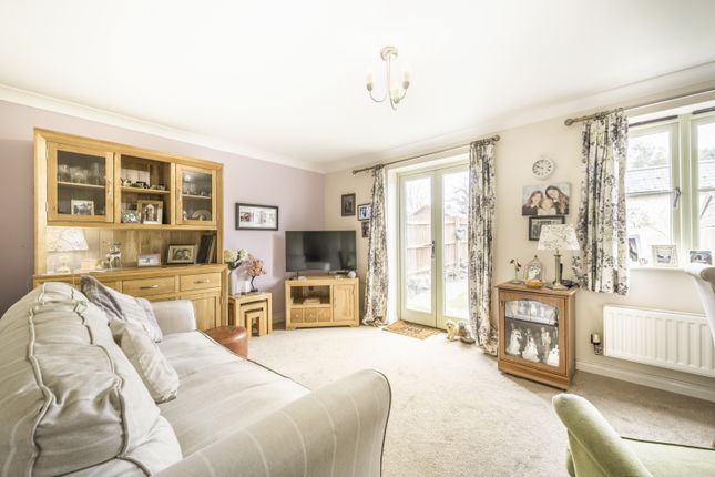 14, Winchcombe Gardens, Cirencester photo 3