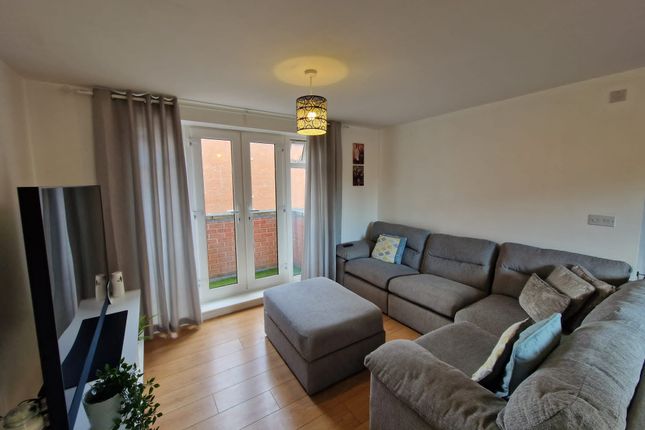 Flat to rent in Anglian Way, Coventry