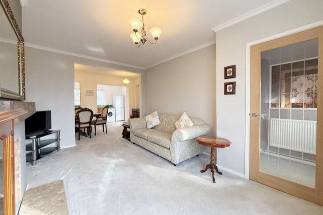 14, Meadow Rise, Pontyclun photo 3