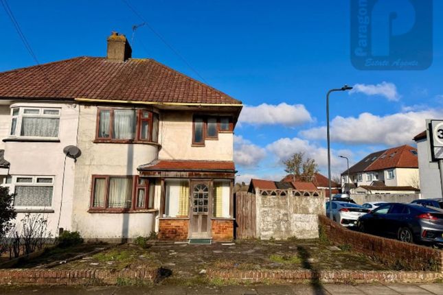 59, Wood Lane, Kingsbury photo 2