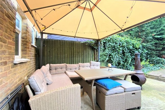 10 The Green, West Drayton photo 3