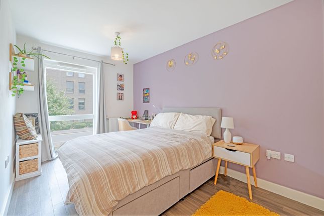 4 Harlie Court Adenmore Road, Catford photo 4