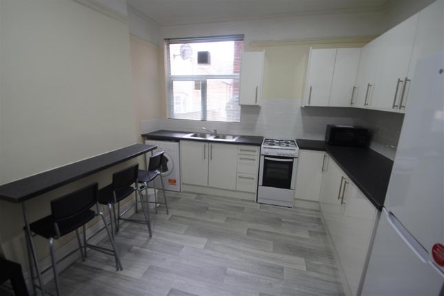 440 & 440a, Flat 1 & Flat 2, East Park Road, Leicester photo 2