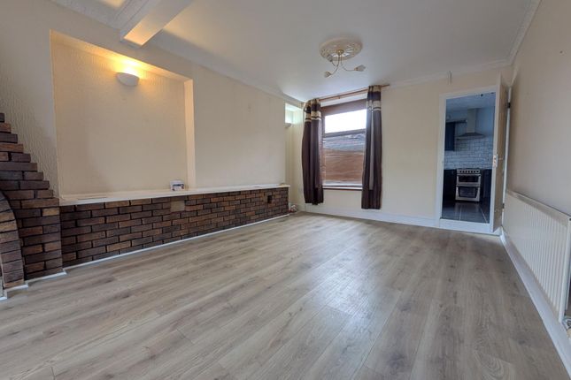 7, Dover Street, Pentre photo 3