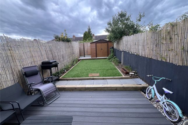 16, Birkdale Close, West Midlands photo 4