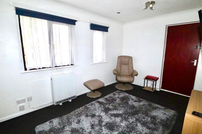 731, Parkfield Road, Wolverhampton photo 4