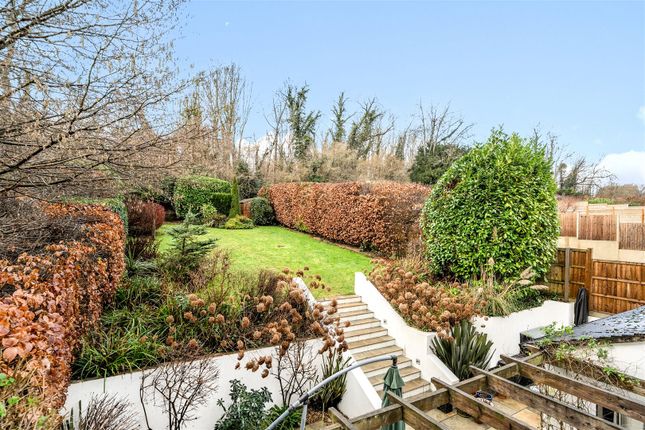 38, Holly Lane West, Banstead photo 4