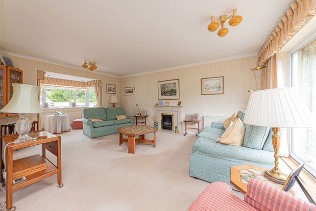 24 Huntsmans Meadow, Ascot photo 2
