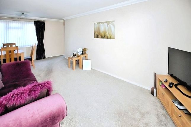 119, Great Knightleys, Basildon photo 3
