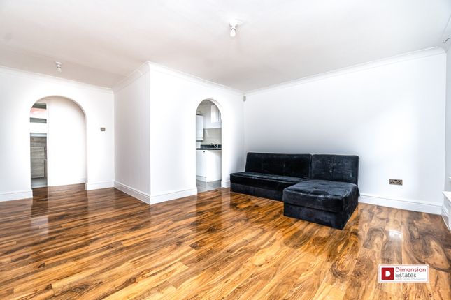 Flat for sale in Kenninghall Road, Lower Clapton, Hackney