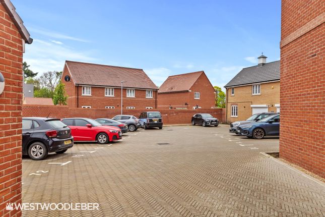 Flat for sale in Moye Close, Hoddesdon