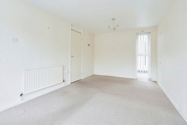Flat for sale in Dewhirst Road, Baildon, Shipley