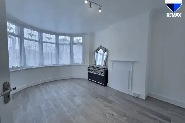 96, Hulse Avenue, Barking photo 2