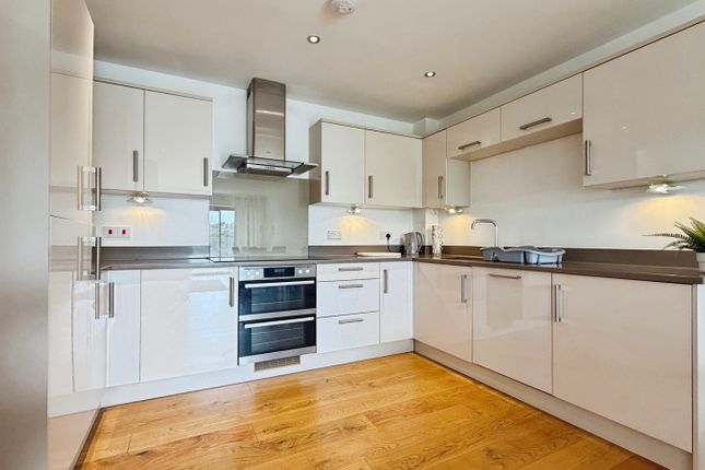 45 Carruthers Court, Racecourse Road, Berkshire photo 3