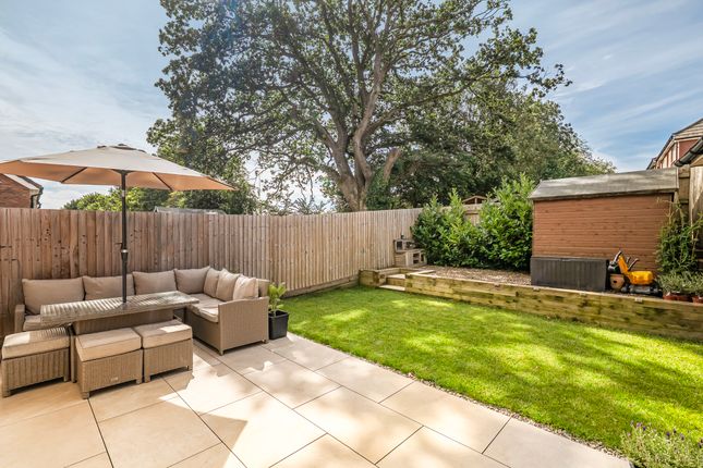 51, Falcon Road, Witlshire photo 2