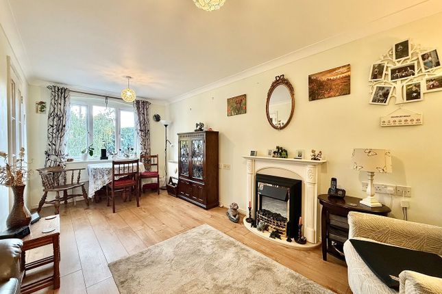 Flat 36, 50, Cliff Lane, Ipswich photo 3