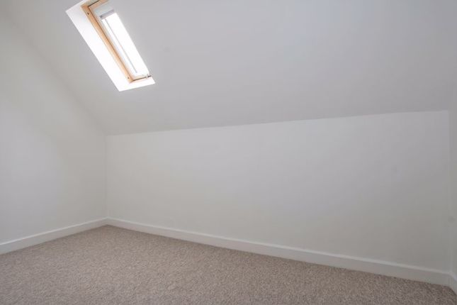 Flat to rent in Mayfield Road, Sanderstead, South Croydon