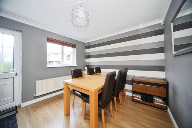 4, Tylers Mead, Luton photo 3