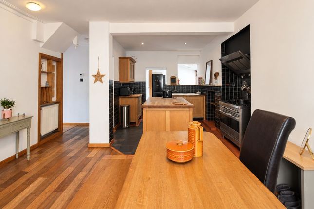 9, Edmund Street, Porth photo 4