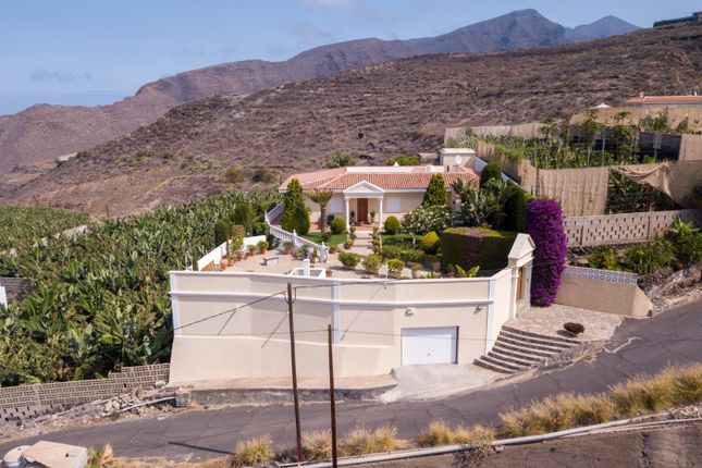 Villa for sale in Street Name Upon Request, Guia De Isora, Es