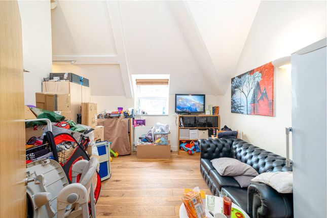 5 Windsor Court, 73, High Street, London photo 2