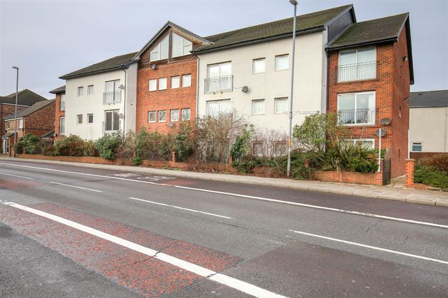 Flat for sale in Appletree Court, Gateshead, Tyne And Wear