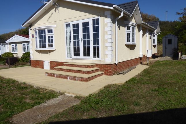 2-bed caravan on 60, Tudor Rose Park, South Coast Road, Peacehaven, £199,950