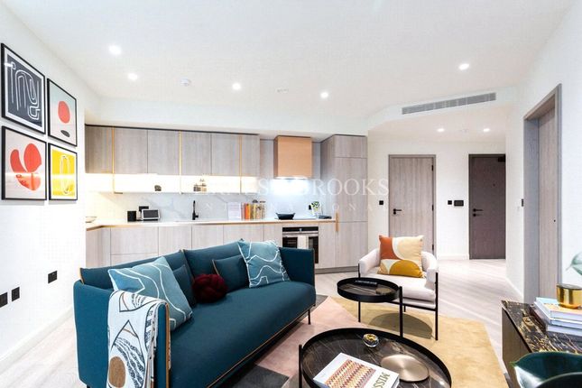 Flat for sale in Aspen, Consort Place, Marsh Wall, Canary Wharf