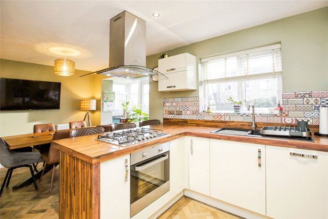 26, Pennine Avenue, West Yorkshire photo 3