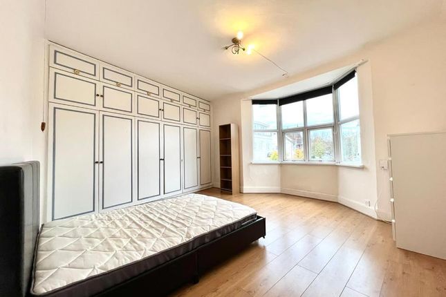 Thumbnail Room to rent in Durnsford Road, London