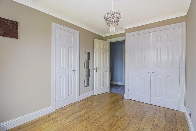 Detached house for sale in Hull Close, Cheshunt, Waltham Cross