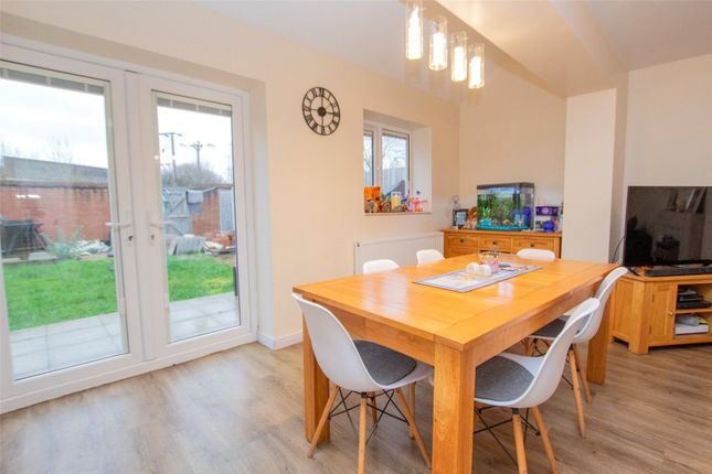 10, Millstone Close, Somerset photo 3