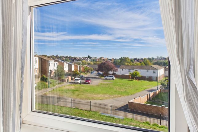 31 Elgar Gardens, Nottingham photo 4