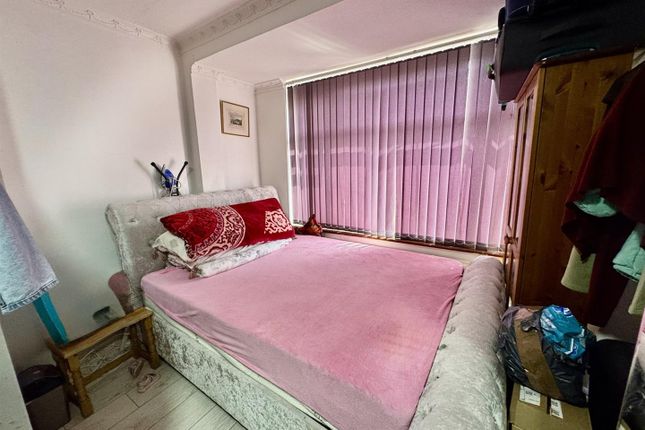 44, Midhurst Avenue, Croydon photo 4