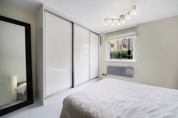 Flat to rent in Thorndike Close, Chelsea