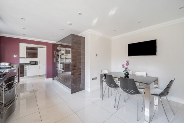 5, Wondesford Dale, Bracknell photo 3