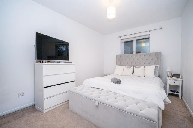 15 Canterbury Court, Battlefield Road, St. Albans photo 4