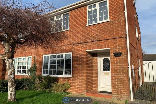 Semi-detached house to rent in Otters Brook, Buckingham