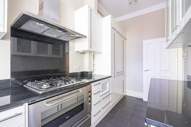 Flat to rent in Sloane Gardens, London