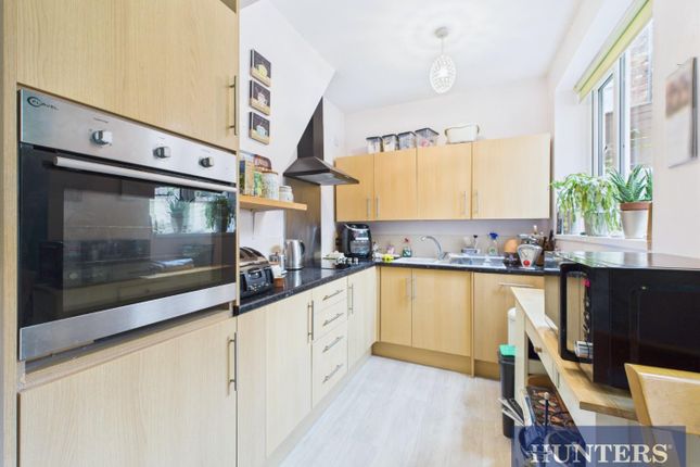 57, Horsforth Avenue, Bridlington photo 3