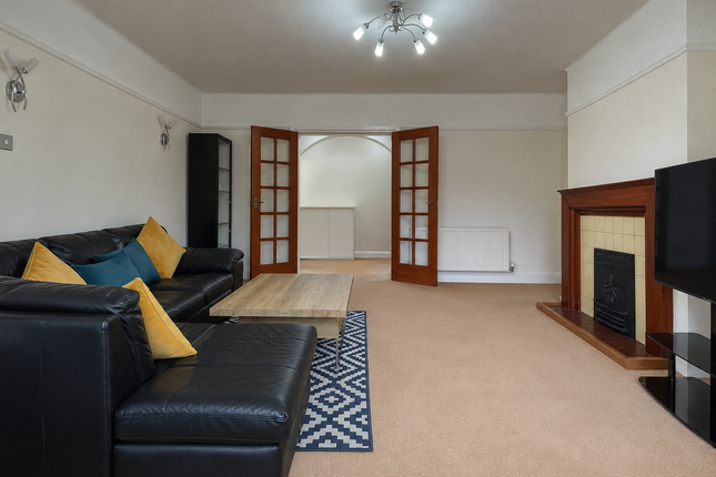 The Avenue, WORCESTER PARK photo 2