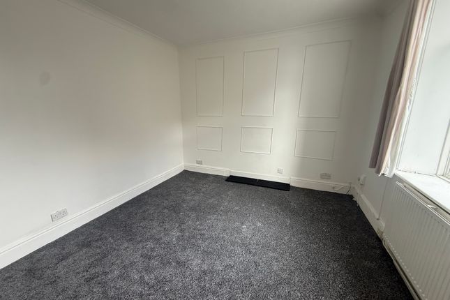 248, Blackmoorfoot Road, HUDDERSFIELD photo 5