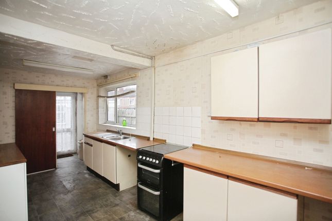 27, Beresford Avenue, West Midlands photo 3