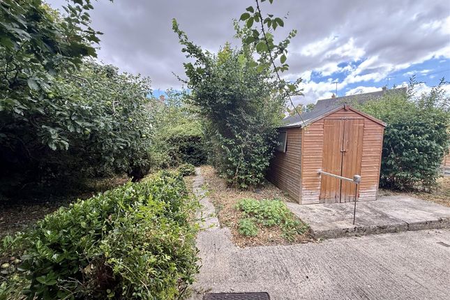 7, Honey Mead, Calne photo 3